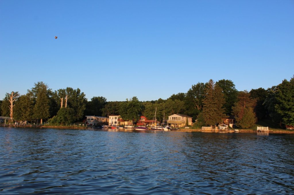 houses on shore of lake